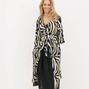 Stylish Black and Yellow Patterned Wrap Dress